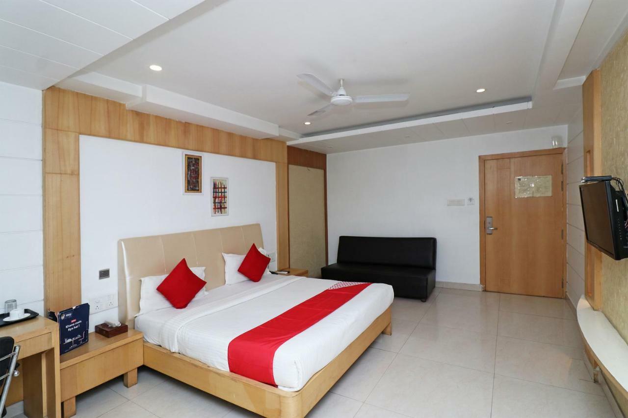 Oyo 5843 Hotel Yash Inn Mirzapur Ngoại thất bức ảnh