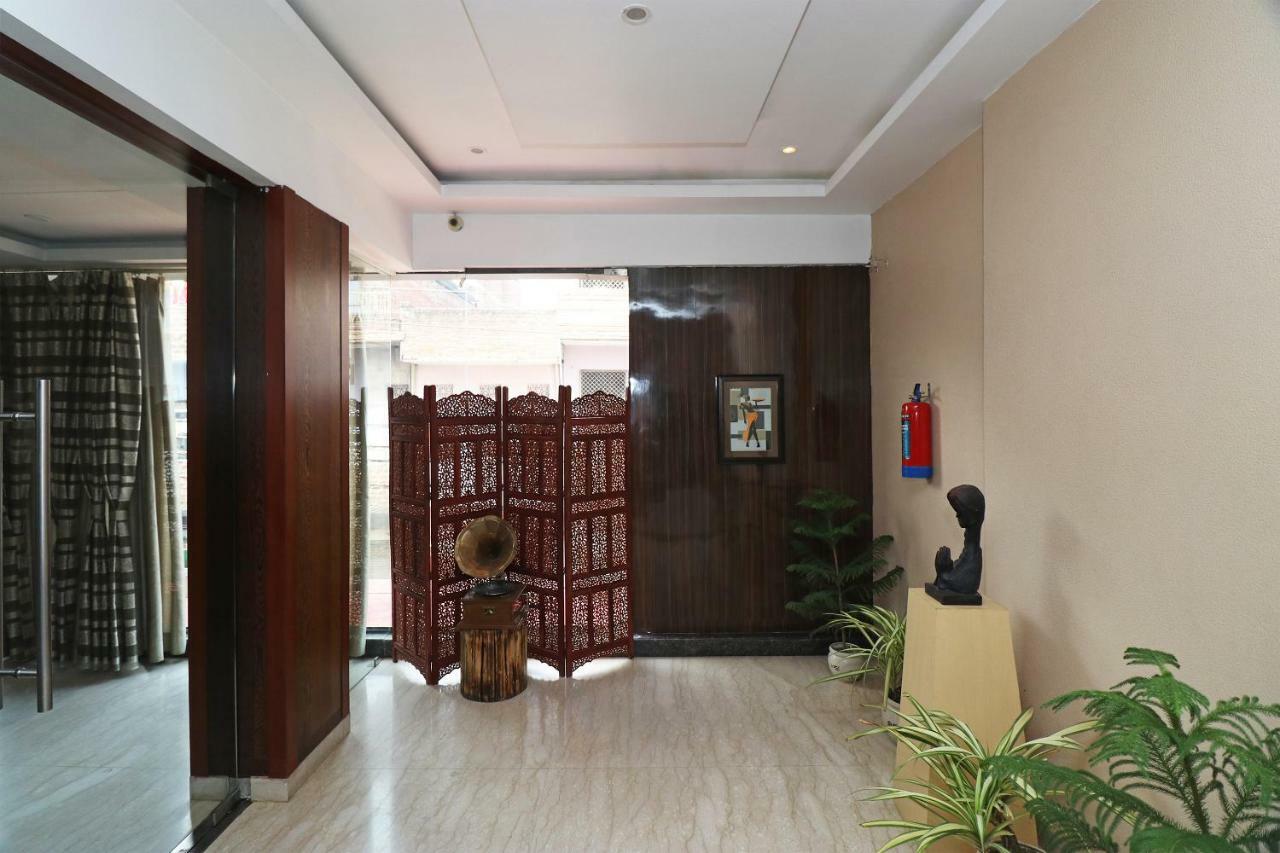Oyo 5843 Hotel Yash Inn Mirzapur Ngoại thất bức ảnh