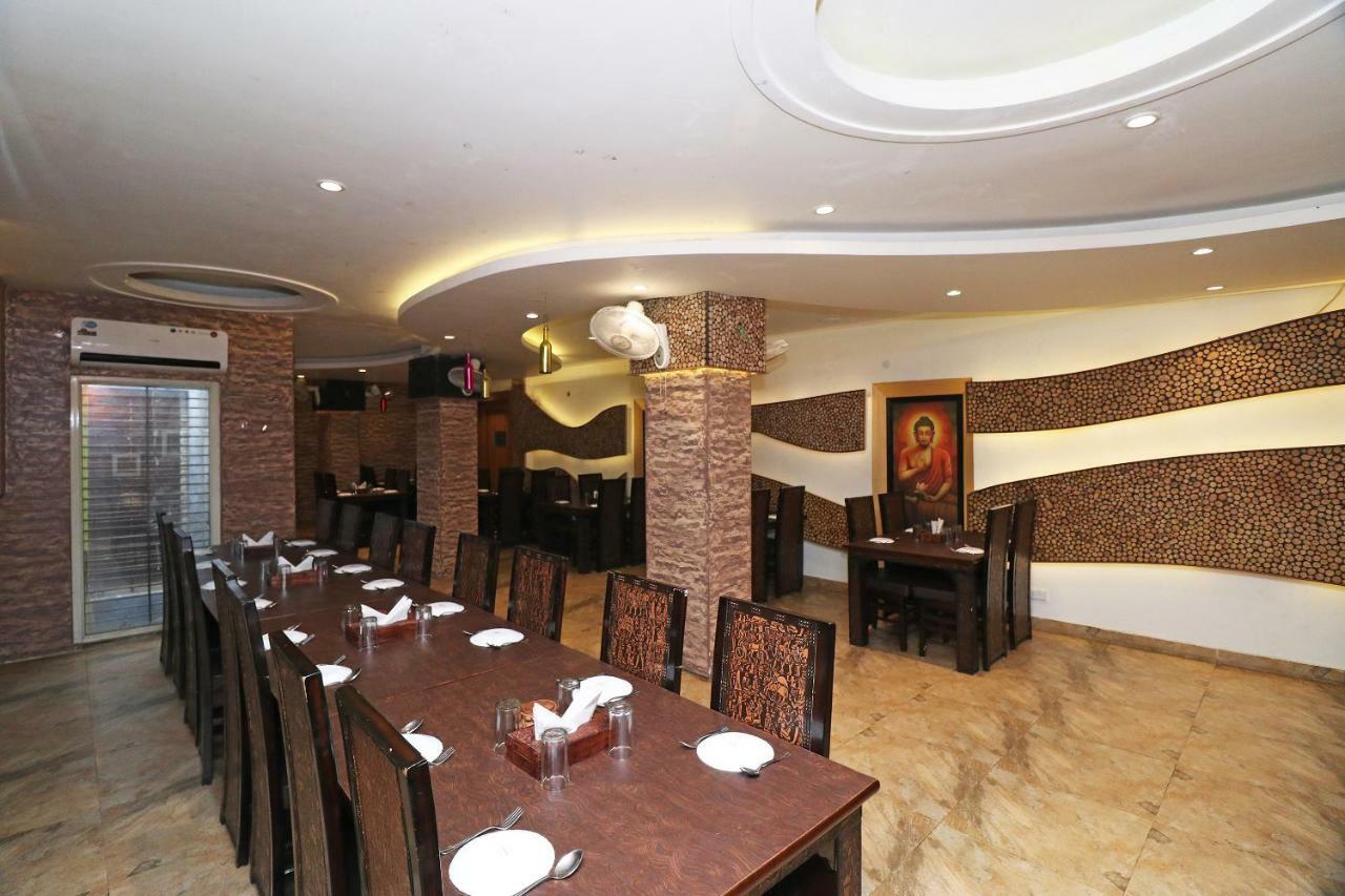 Oyo 5843 Hotel Yash Inn Mirzapur Ngoại thất bức ảnh